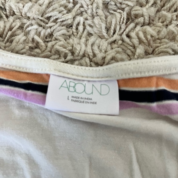 Size L Abound White Women’s Striped Tank Top in Amazing condition! - Picture 2 of 3